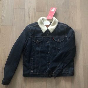 NWT Levi’s Sherpa Trucker sx XL